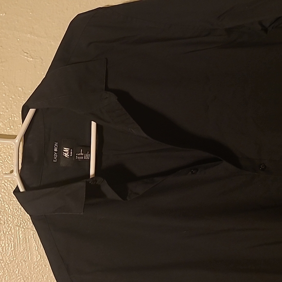 H&M shirt - Picture 2 of 4